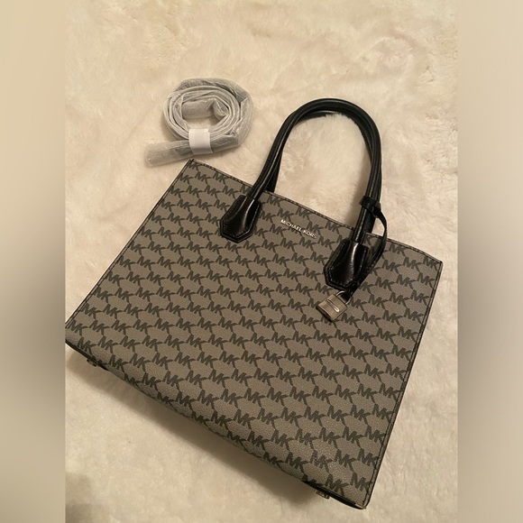 Michael Kors Purse - Picture 2 of 3